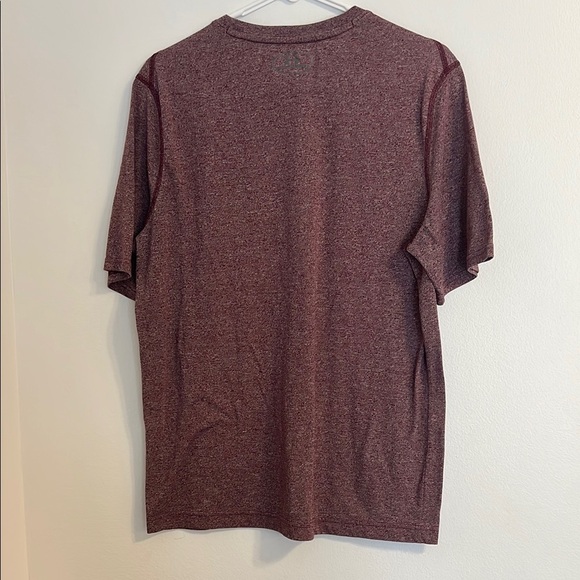 Under Armor Men's Maroon T-Shirt - Picture 3 of 3
